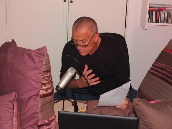 Reading-between-the-sheets-1024x768